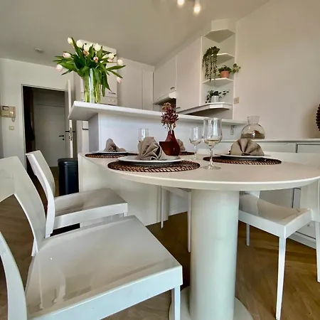 Apartment Beachday Ii - Opkuis Inbegrepen In De Prijs - Garagebox Inbegrepen Nieuwpoort